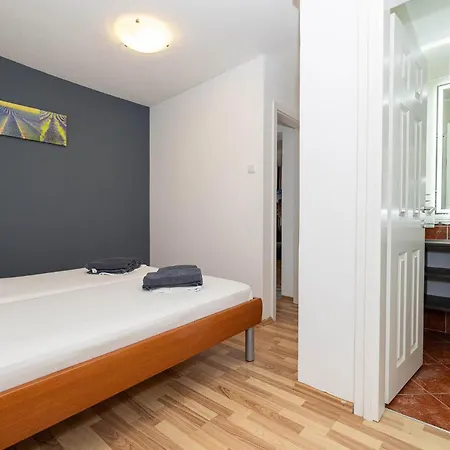 2 Bedroom Stunning In