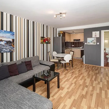 2 Bedroom Stunning In